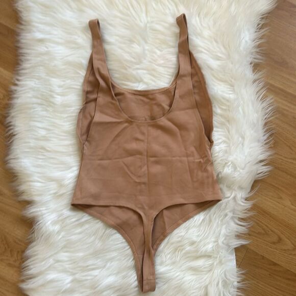 LPA Bodysuit Scoop neck Sleeveless Tan Size Small REVOLVE - Picture 6 of 9